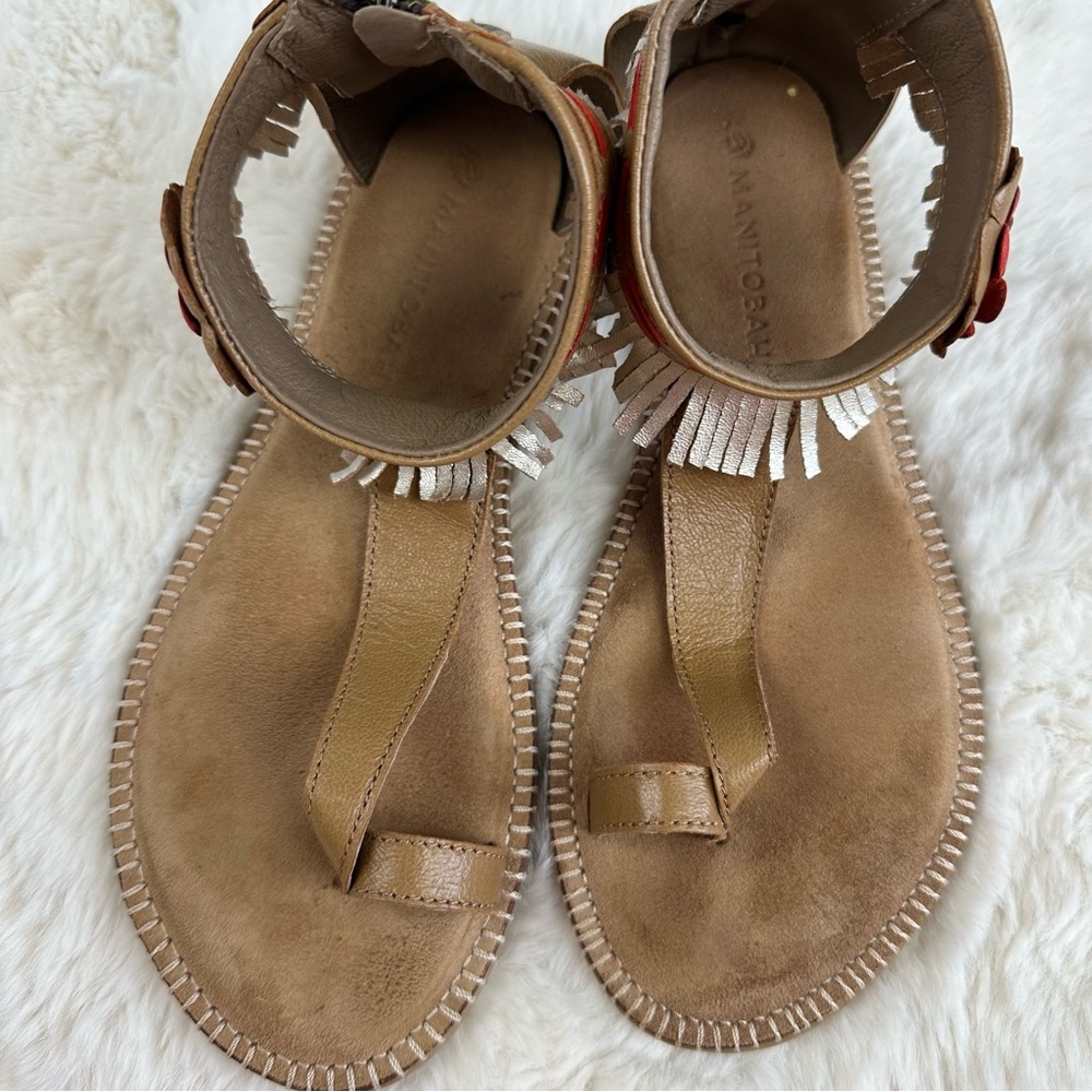 Manitobah Mukluks Wasaga Ankle Sandal Light Brown Red Tan Fringe, 8 - Picture 10 of 11